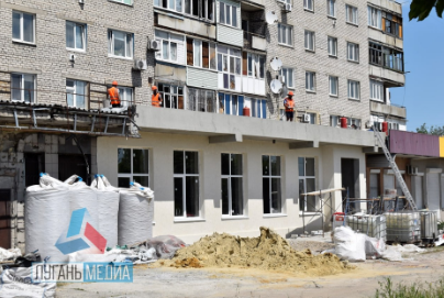Калужская область помогает восстанавливать жилые дома в Первомайске. Калужская область помогает восстанавливать жилые дома в Первомайске.